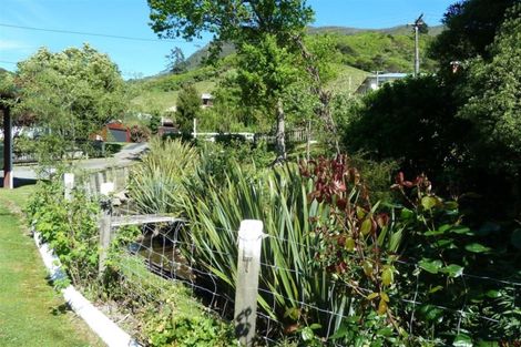 Photo of property in 4 Cornwall Street, Picton, 7220