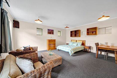 Photo of property in 339a Devon Street West, New Plymouth, 4310