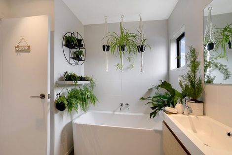 Photo of property in 43 Patrick Rice Drive, Swanson, Auckland, 0614