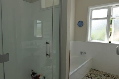 Photo of property in 213 Te Moana Road, Waikanae, 5036