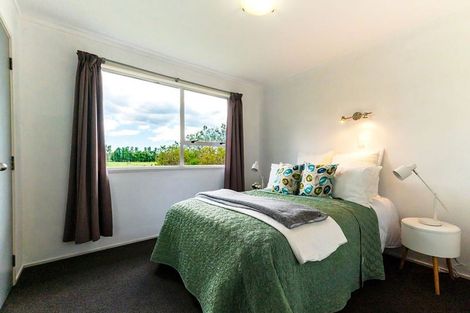 Photo of property in 62 Pukeroa Place, Papakura, 2110