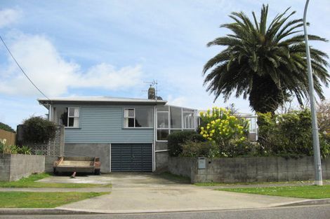 Photo of property in 28 Maire Street, Inglewood, 4330