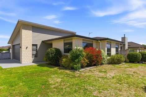 Photo of property in 2 Pearson Place, Paraparaumu, 5032