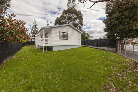 Photo of property in 1/41 Sabulite Road, Kelston, Auckland, 0602