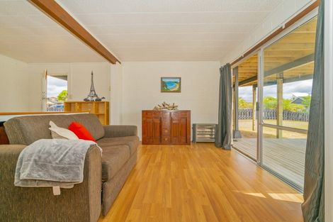 Photo of property in 180 Captain Cook Road, Cooks Beach, Whitianga, 3591