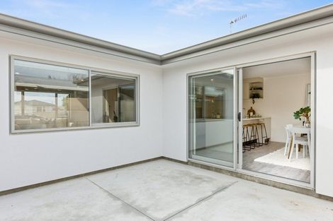 Photo of property in 27 Howard Road, Taradale, Napier, 4112
