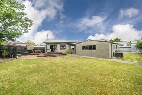 Photo of property in 2 Pukatea Place, Milson, Palmerston North, 4414