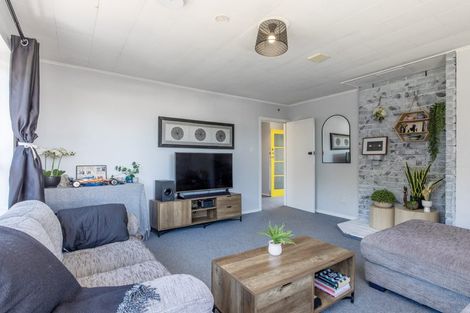 Photo of property in 2 Savage Crescent, Waipukurau, 4200