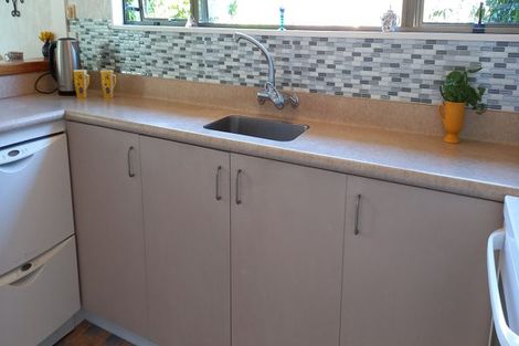 Photo of property in 6 Linda Place, Saint Johns Hill, Whanganui, 4501