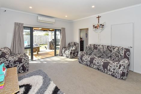 Photo of property in 37 Ipukarea Street, Weymouth, Auckland, 2103