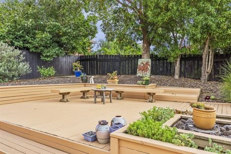 Photo of property in 8 Curacao Place, Half Moon Bay, Auckland, 2012