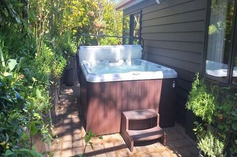 Photo of property in 49b Simla Crescent, Khandallah, Wellington, 6035