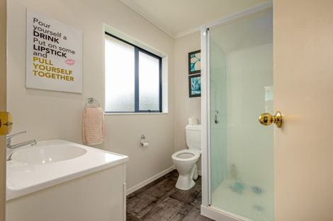 Photo of property in 5 Meridian Grove, Kelvin Grove, Palmerston North, 4414