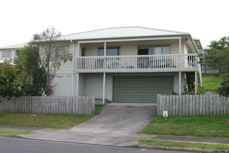 Photo of property in 1/34 Elizabeth Drive, West Harbour, Auckland, 0618