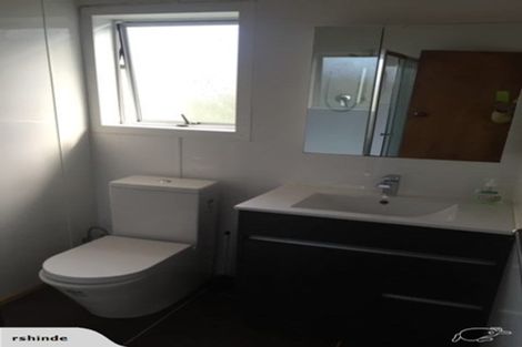 Photo of property in 1/4 Kaurilands Road, Titirangi, Auckland, 0604