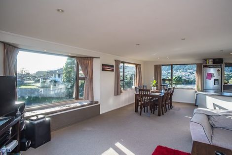 Photo of property in 5 Chilton Drive, Paraparaumu, 5032