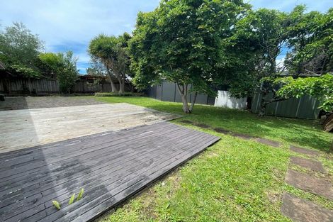 Photo of property in 24 Jillteresa Crescent, Half Moon Bay, Auckland, 2012