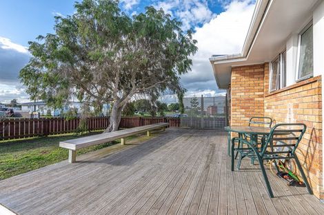 Photo of property in 36 Gibbons Crescent, Castlecliff, Whanganui, 4501