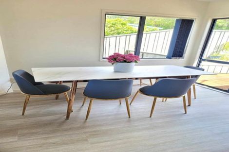 Photo of property in 75a Dress Circle, Newlands, Wellington, 6037