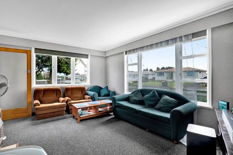 Photo of property in 27 Reid Avenue, Hawera, 4610