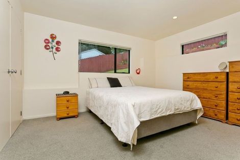 Photo of property in 2/19 Sapphire Place, Bayview, Auckland, 0629