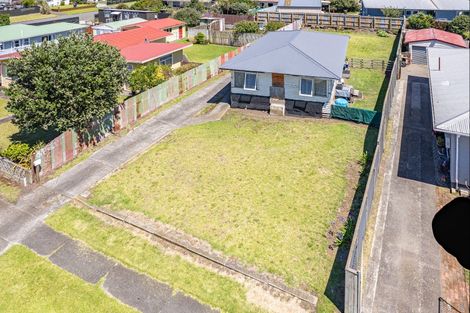 Photo of property in 23 Raupo Street, Castlecliff, Whanganui, 4501