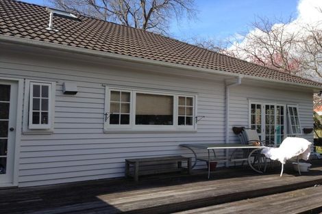 Photo of property in 18 Korau Road, Greenlane, Auckland, 1051