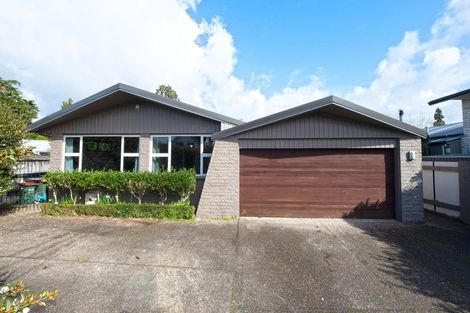 Photo of property in 16 Mcdowall Place, Queenwood, Hamilton, 3210