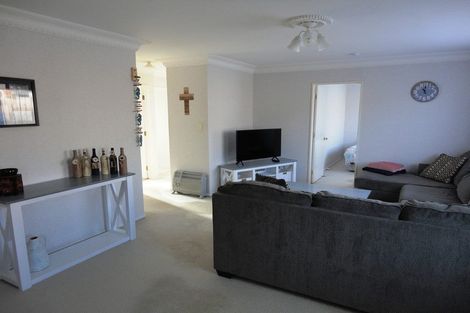 Photo of property in 710a Pakuranga Road, Howick, Auckland, 2010