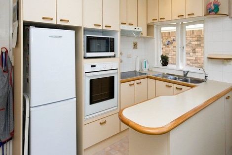 Photo of property in 1/20 Parkhill Road, Mellons Bay, Auckland, 2014