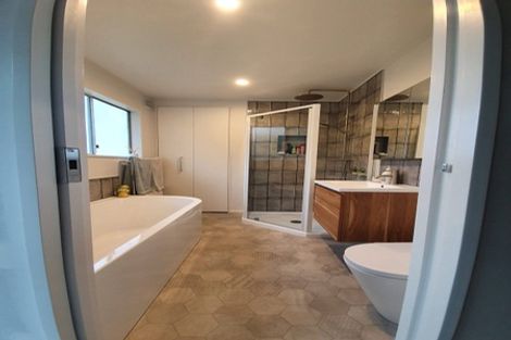 Photo of property in 2/152 Broderick Road, Johnsonville, Wellington, 6037