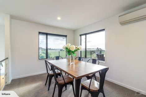 Photo of property in 122 Mccormacks Bay Road, Redcliffs, Christchurch, 8081
