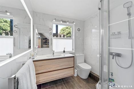 Photo of property in 212 Don Buck Road, Massey, Auckland, 0614