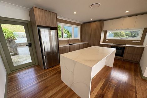 Photo of property in 71 Seatoun Heights Road, Seatoun, Wellington, 6022