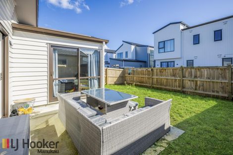 Photo of property in 15 Farmland Road, Papakura, 2110
