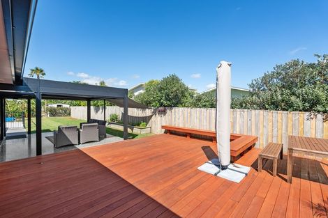 Photo of property in 24 Barbados Way, One Tree Point, 0118