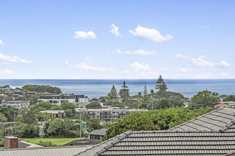 Photo of property in 17 Mayfair Crescent, Mairangi Bay, Auckland, 0630