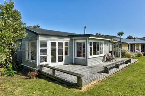 Photo of property in 501 Waikawa Curio Bay Road, Curio Bay, Tokanui, 9884