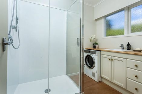 Photo of property in 1/8 Kaipatiki Road, Glenfield, Auckland, 0629