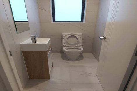 Photo of property in 9a Gossamer Drive, Pakuranga Heights, Auckland, 2010