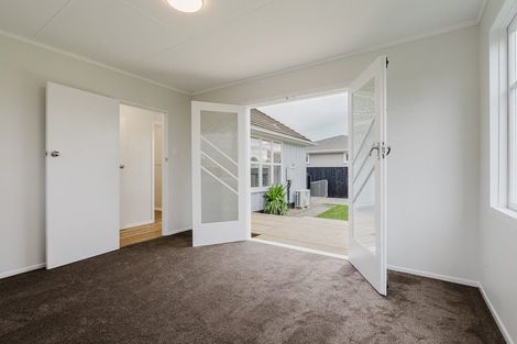 Photo of property in 60 Ellesmere Crescent, Highbury, Palmerston North, 4412