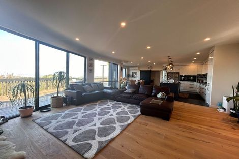 Photo of property in 645-649 South Titirangi Road, Titirangi, Auckland, 0604