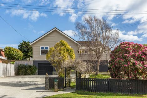 Photo of property in 3 Bell Street, Tawa, Wellington, 5028