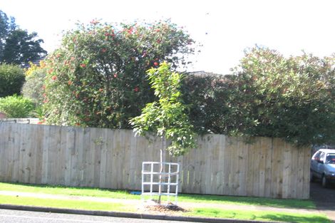 Photo of property in 2/360 Bucklands Beach Road, Bucklands Beach, Auckland, 2012