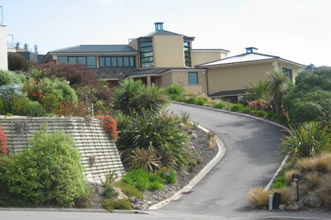 Photo of property in 16 Avery Place, Redcliffs, Christchurch, 8081