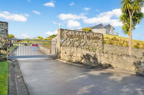 Photo of property in 28 Mount Marua Way, Timberlea, Upper Hutt, 5018