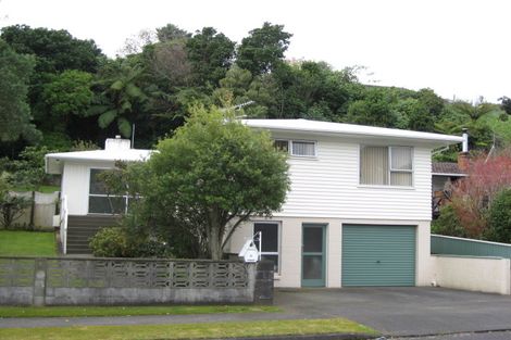 Photo of property in 21 Ambury Place, Merrilands, New Plymouth, 4312