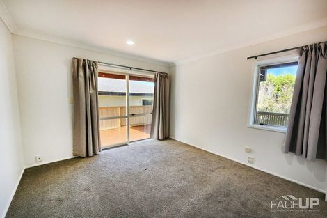 Photo of property in 4 Worthington Place, West Harbour, Auckland, 0618