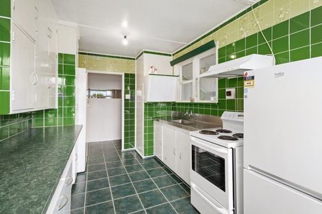 Photo of property in 100 Moorefield Road, Johnsonville, Wellington, 6037