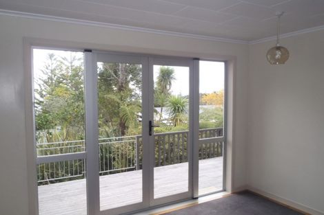 Photo of property in 29 Takahe Road, Titirangi, Auckland, 0604